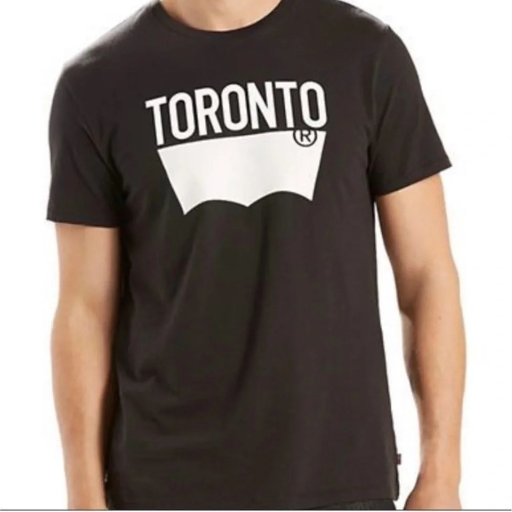 Levi’s Toronto tshirt